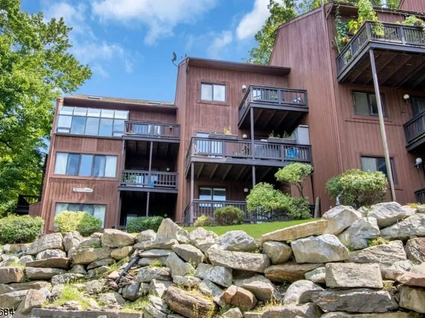 2 Winter Park Dr 4 #4, Vernon Twp., NJ 07462