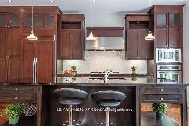 21 Dunblaine Ave — Photo 7