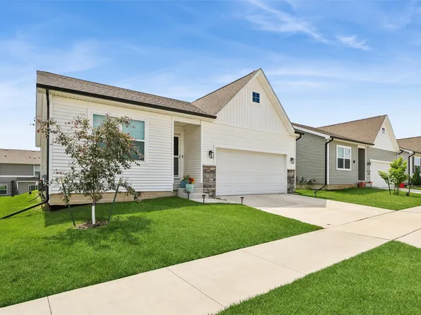 2202 Barry Dr, Adel, IA 50003