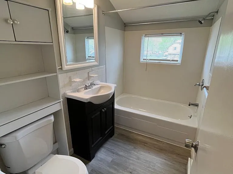 37 Cloran St — Photo 2