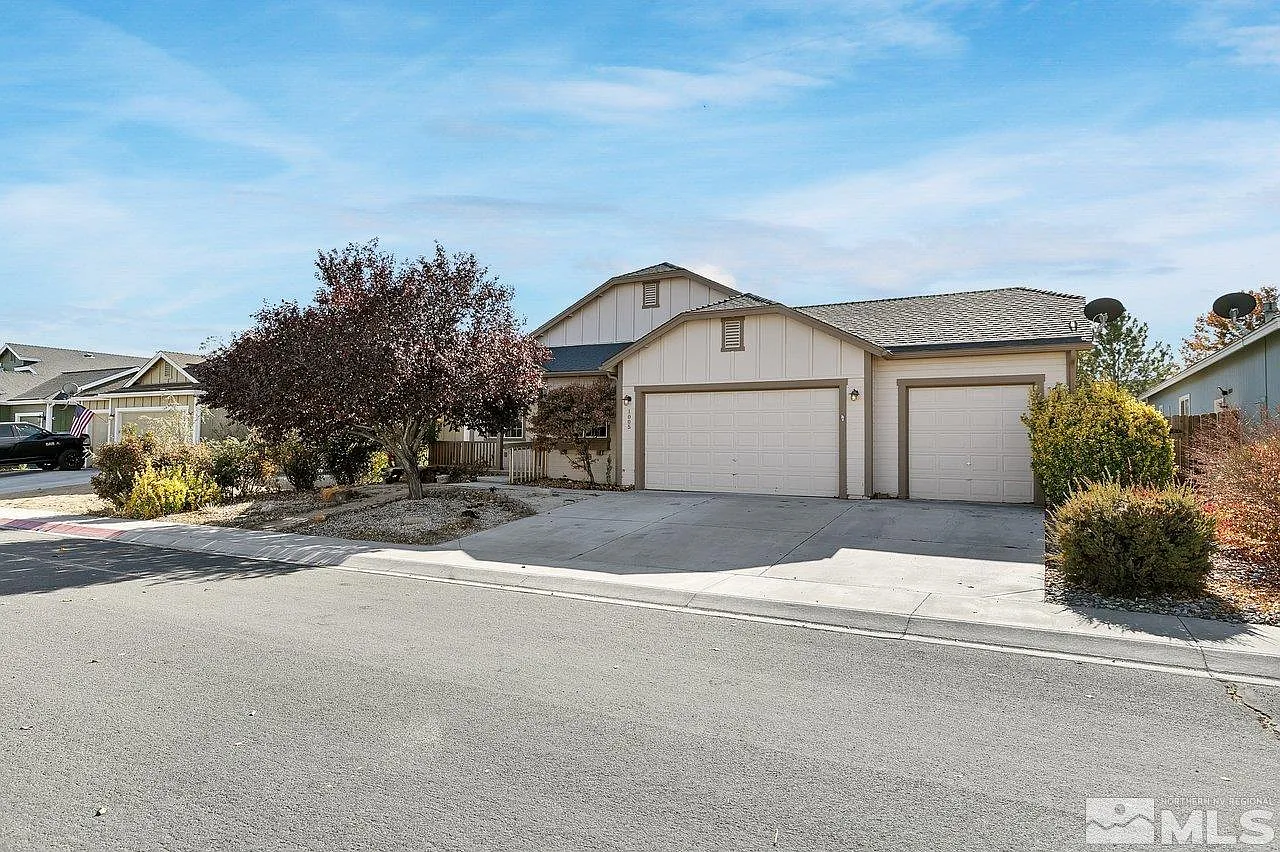 1005 Aster Ln photo 1