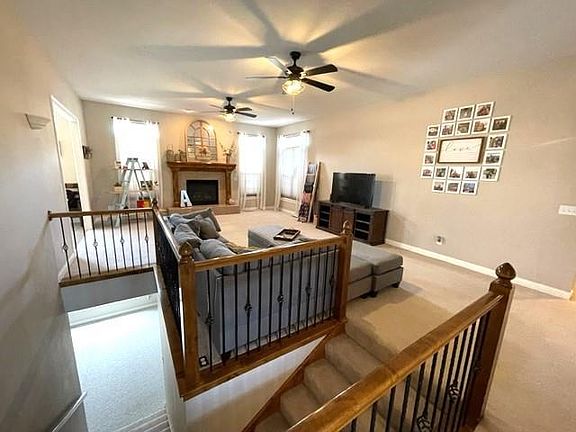 3rd image of 3312 Grand Oaks Dr