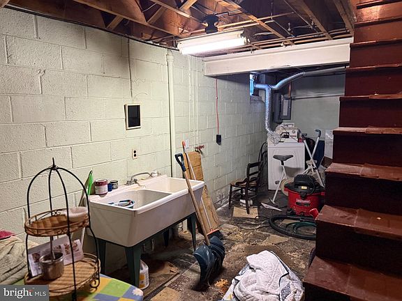 3rd image of 3407 Brisban St