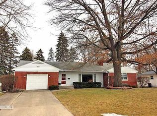 1127 W Homestead Ave, Freeport, IL 61032