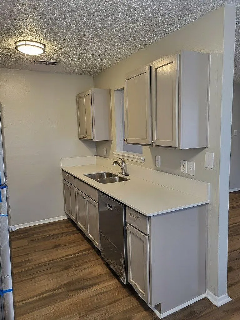 2 bed, 780 sqft, $1,100 — Photo 4
