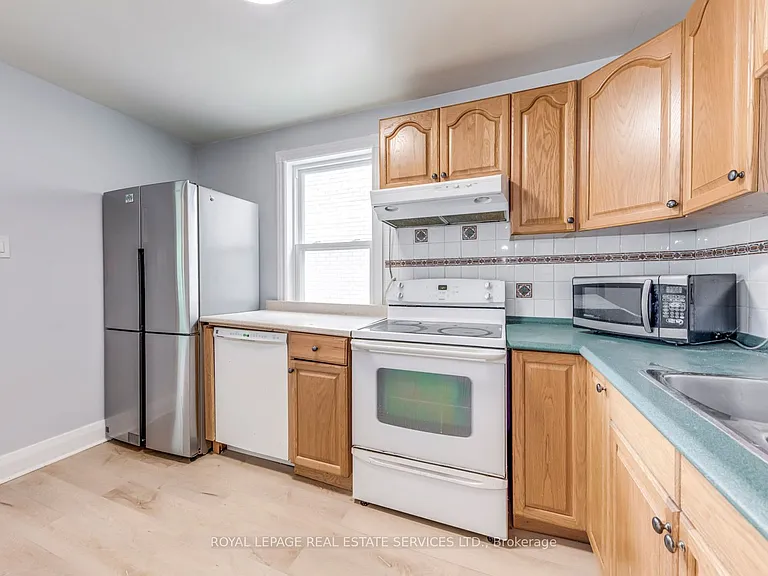 75 Elma St — Photo 14