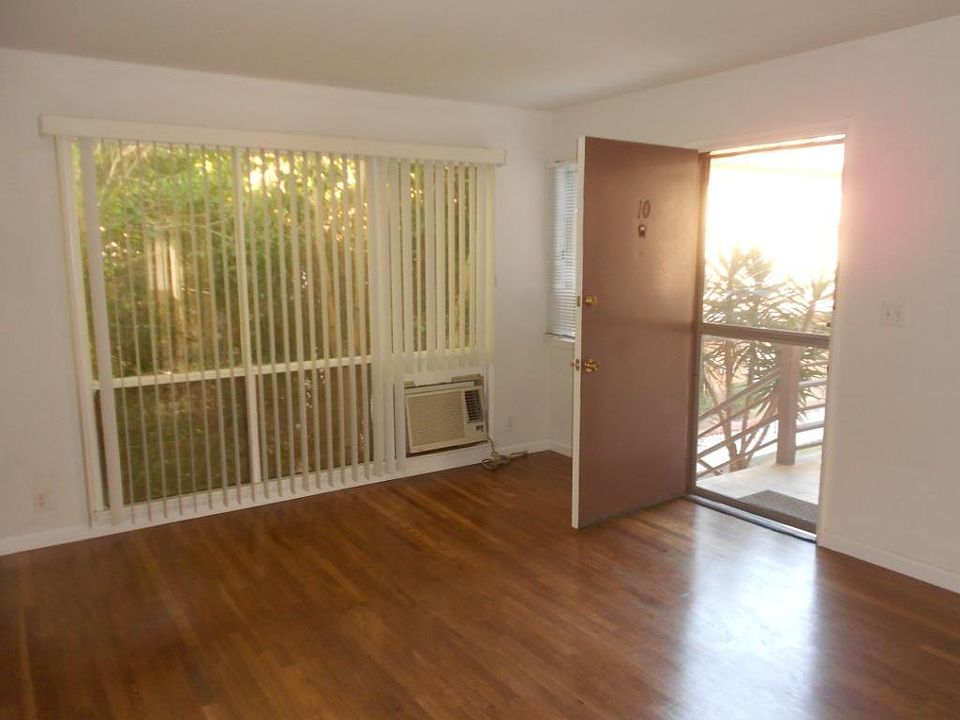 1st image of 681 N Marengo Ave #10