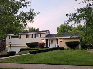 1825 Barberry Rd, Northbrook, IL 60062