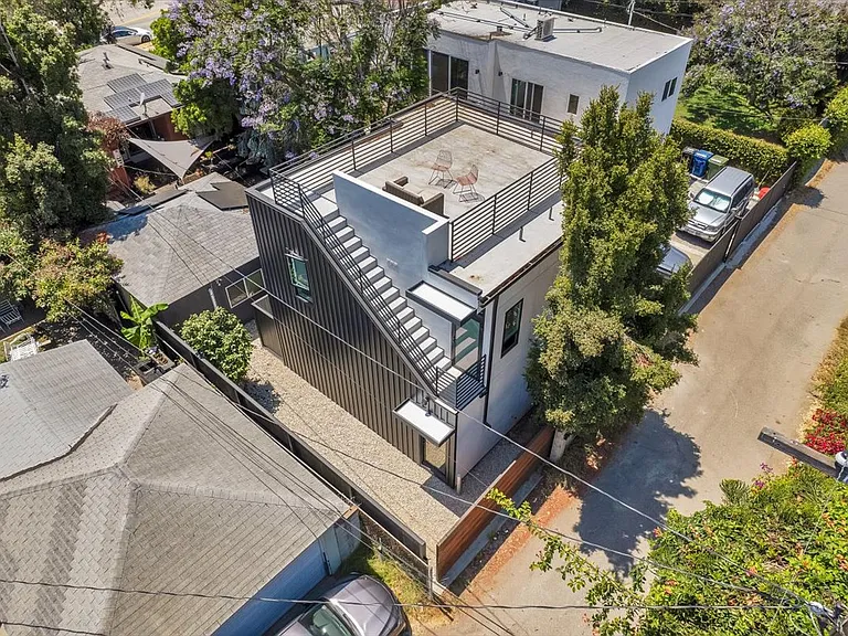 1720 S Centinela Ave — Photo 4