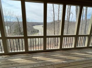 140 Rindler Rdg, Byrdstown, TN 38549