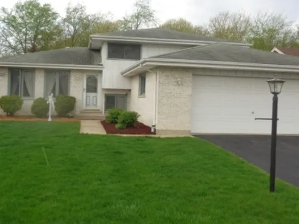 3136 Rosiclaire Ct, South Chicago Heights, IL 60411