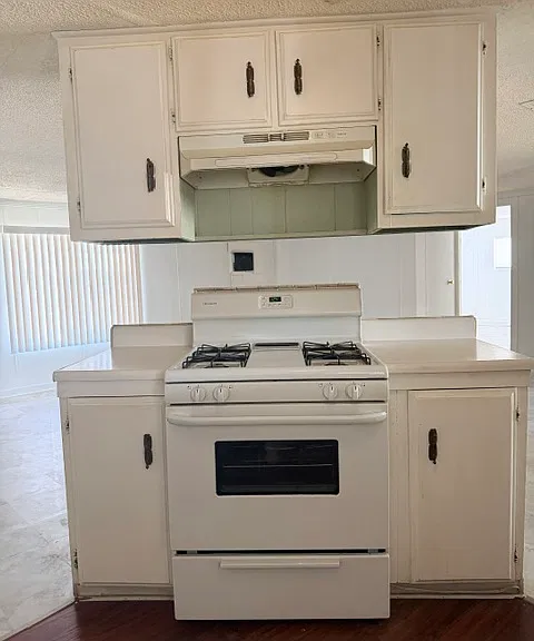 32160 Cody Ave — Photo 4