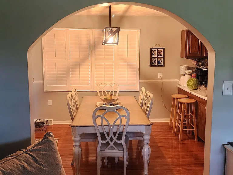 166 Brookview Dr — Photo 3