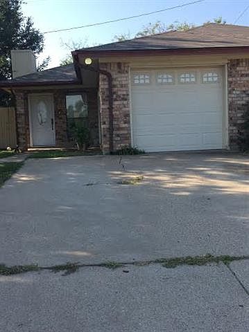 1st image of 2208 Windhurst Dr