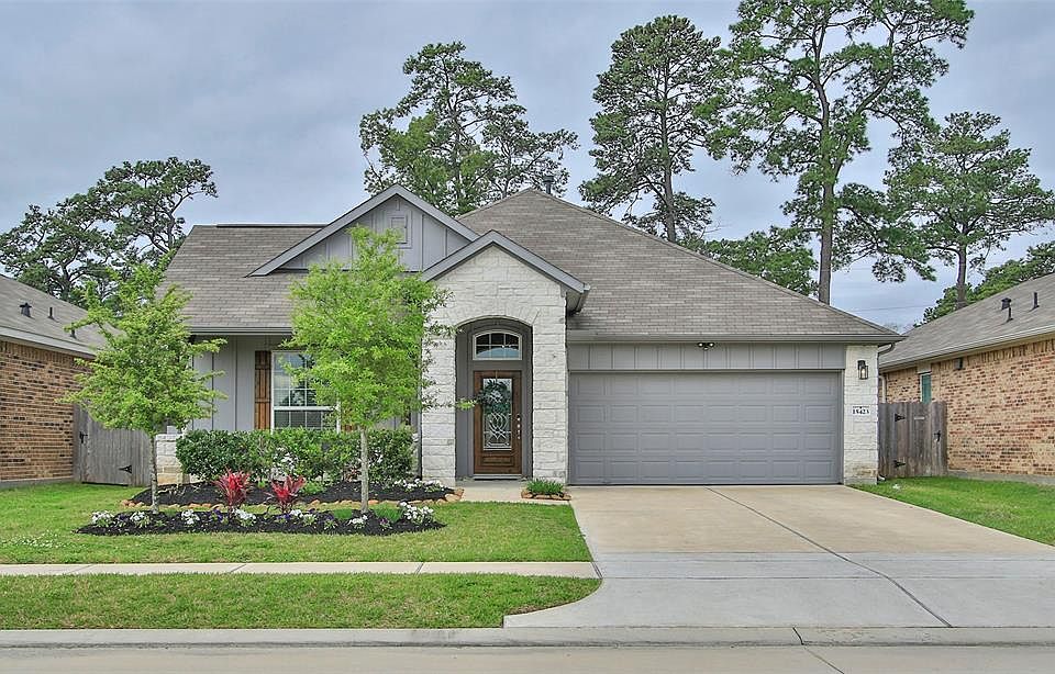 1st image of 15423 Lakewood Terrace Dr