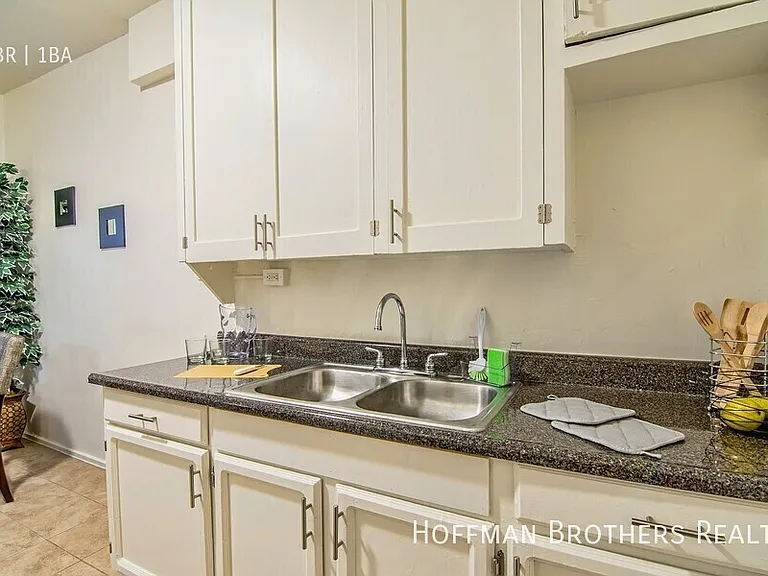 5233 Monte Vista St #402 — Photo 6
