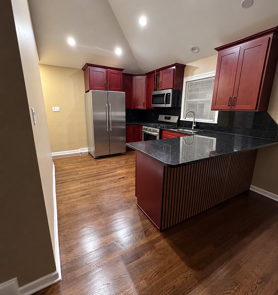 6 bed, 1900 sqft, $3,000 — Photo 2