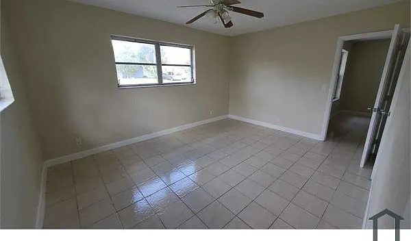 6822 SW 18th Ct — Photo 17