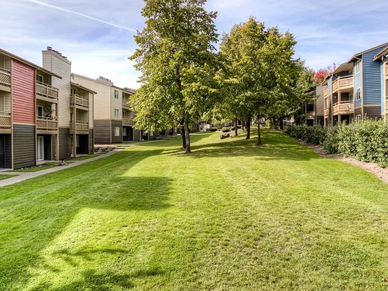 Homestead Apartments — Photo 27