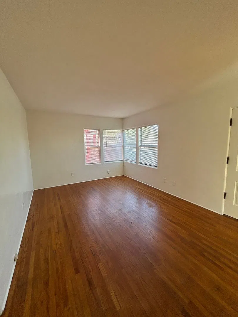Two bedroom House w/ detached Garage available now — Photo 1