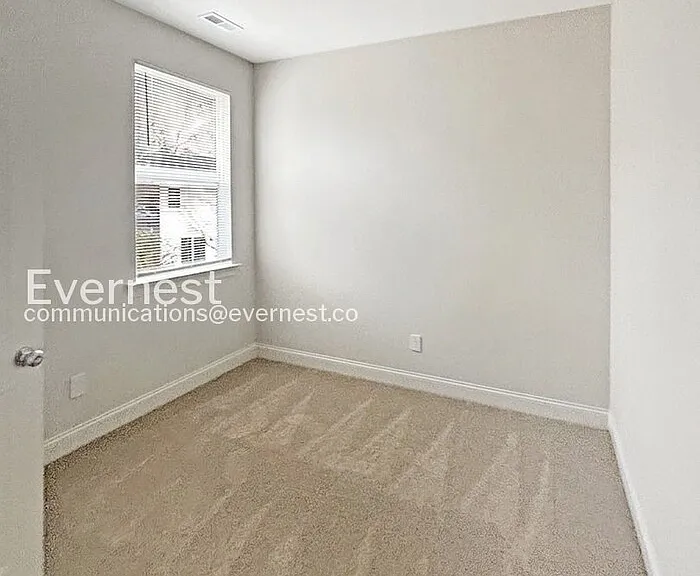 1823 Bristol Rd — Photo 8