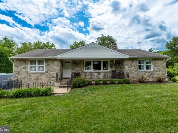 730 W Hoffecker Rd, Pottstown, PA 19465