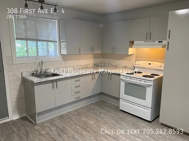 Building Photo - 308 1st Ave E #4