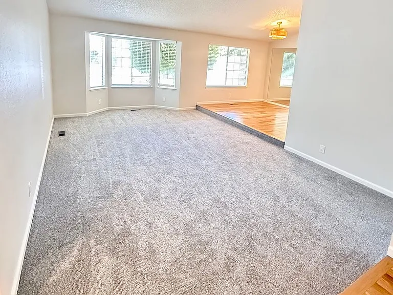 6920 Chesterfield Ln — Photo 2