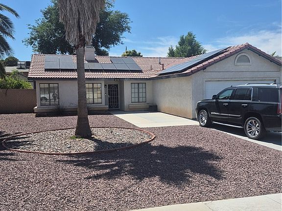 5th image of 446 Stanford Dr