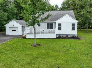 2105 Hemlock Rd, Eden, NY 14057