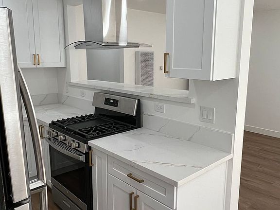 5th image of 8241 Whitsett Ave APT 3