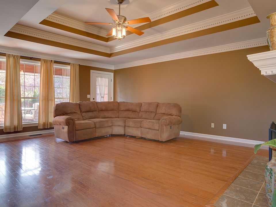 1st image of 2411 Morris Dr