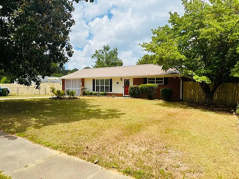 924 Stoneykirk Dr — Photo 3