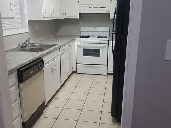 3rd image of 2605 Country Trce SE #A