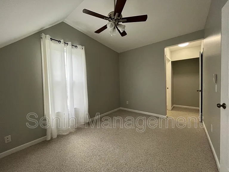 2527 Hartline Dr — Photo 13
