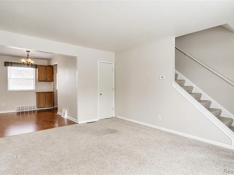 3388 Coolidge Hwy — Photo 19