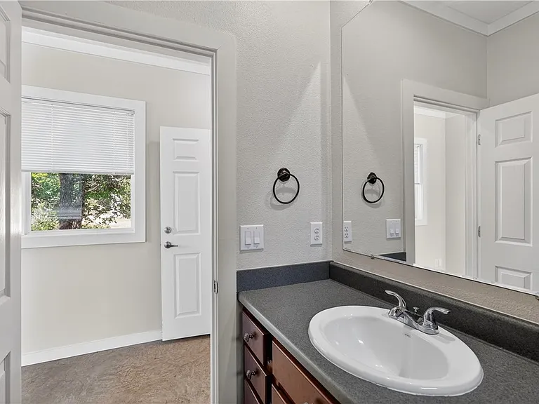 5448 Raymond Stotzer Pkwy — Photo 15