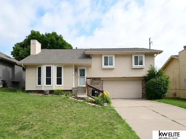 15818 Parker St, Omaha, NE 68118
