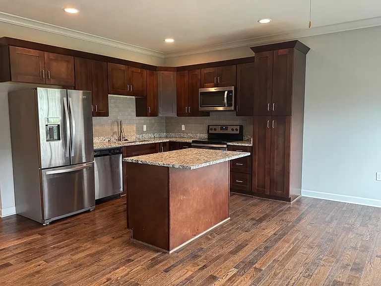 15849 Shawnee Dr — Photo 6