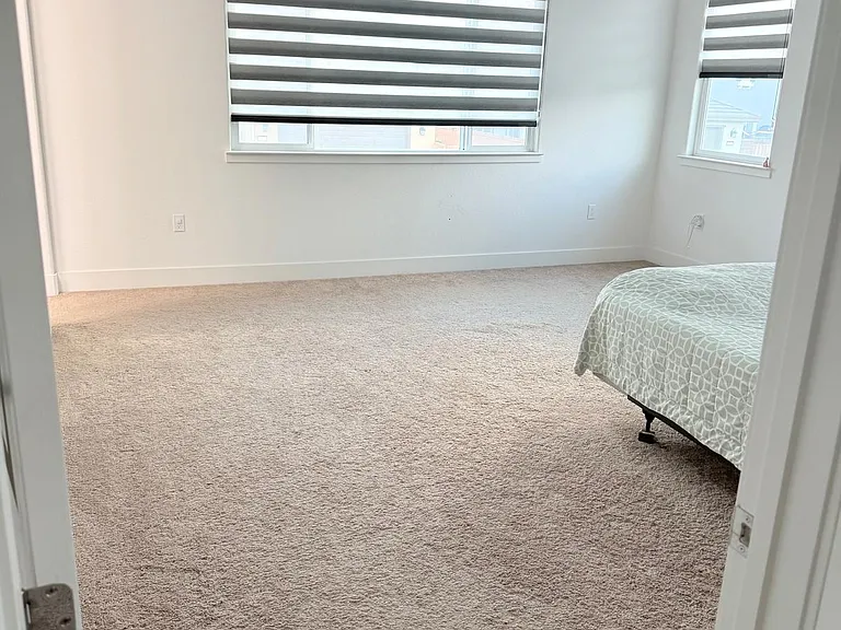 58 E Kamyar Pl — Photo 27