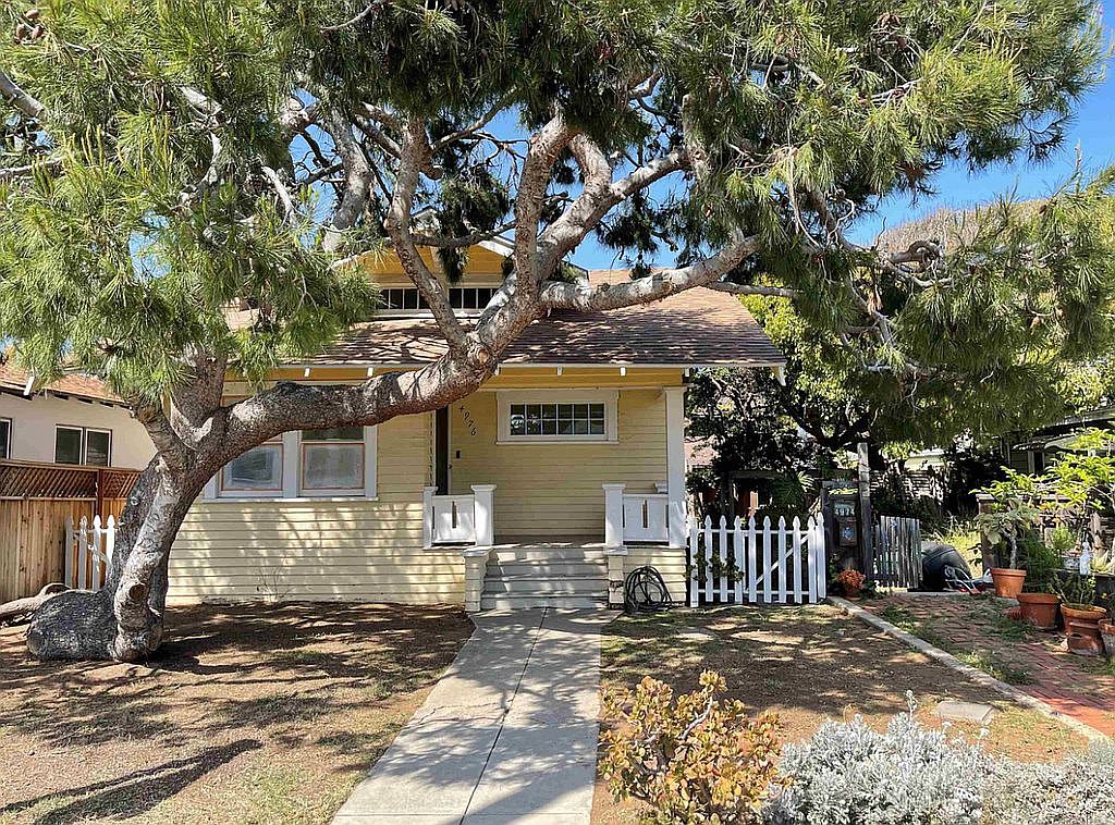 4976 Santa Cruz Ave San Diego CA 92107 Zillow