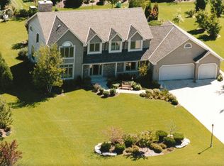 5800 S Golden Rain Ln, New Berlin, WI 53151
