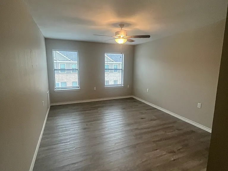 8133 W 7th St — Photo 16