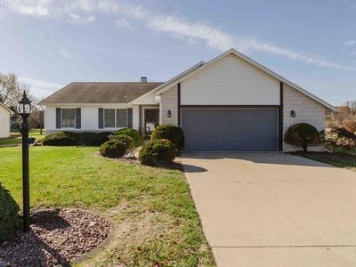 122 Orchard Grove Dr, Clyde, OH, 43410
