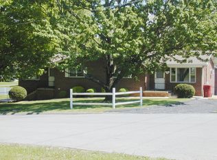 415 Brookhaven Dr, Johnson City, TN 37604
