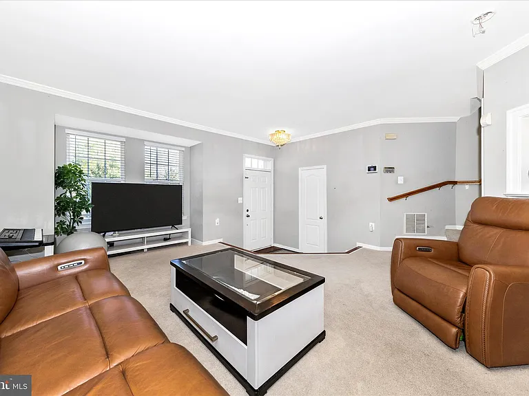 9215 McCarty Rd — Photo 4