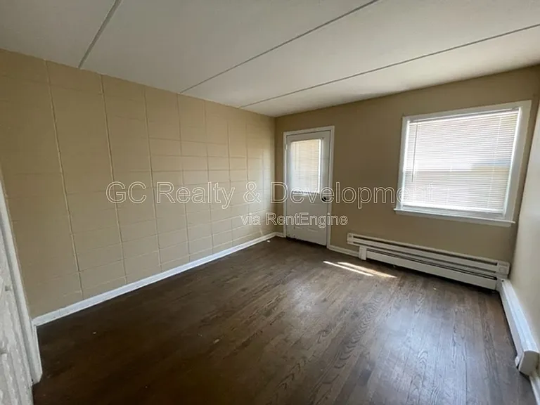 255 Uteg St #4 — Photo 7