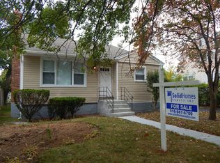31 Davis St, Roosevelt, NY 11575