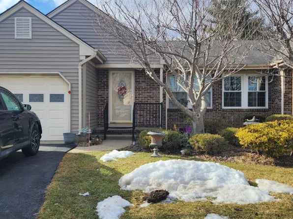 10B Molly Pitcher Ct, Monroe Township, NJ 08831