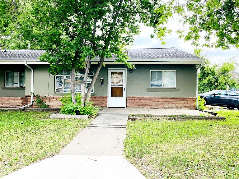 111 E Plum St — Photo 97